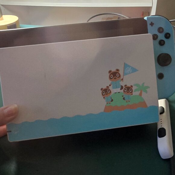 Nintendo Switch (Animal Crossing Version) - Picture 4 of 4